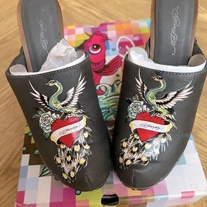 Ed Hardy Gray Leather Clogs Size 7 in original box; Nearly New